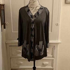 Mode Lia dark and light gray stretch top Sz XXL 🎁
